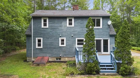 37 Meeting Hill Road Hillsborough NH 03244