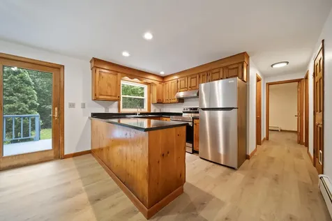 37 Meeting Hill Road Hillsborough NH 03244