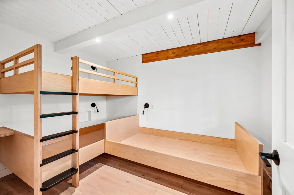 2878 German Flats Warren VT 05674