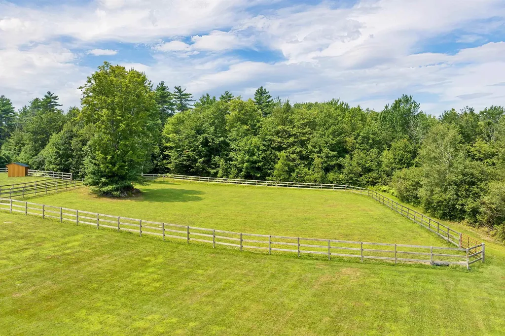 251 Wentworth Road Brookfield NH 03872