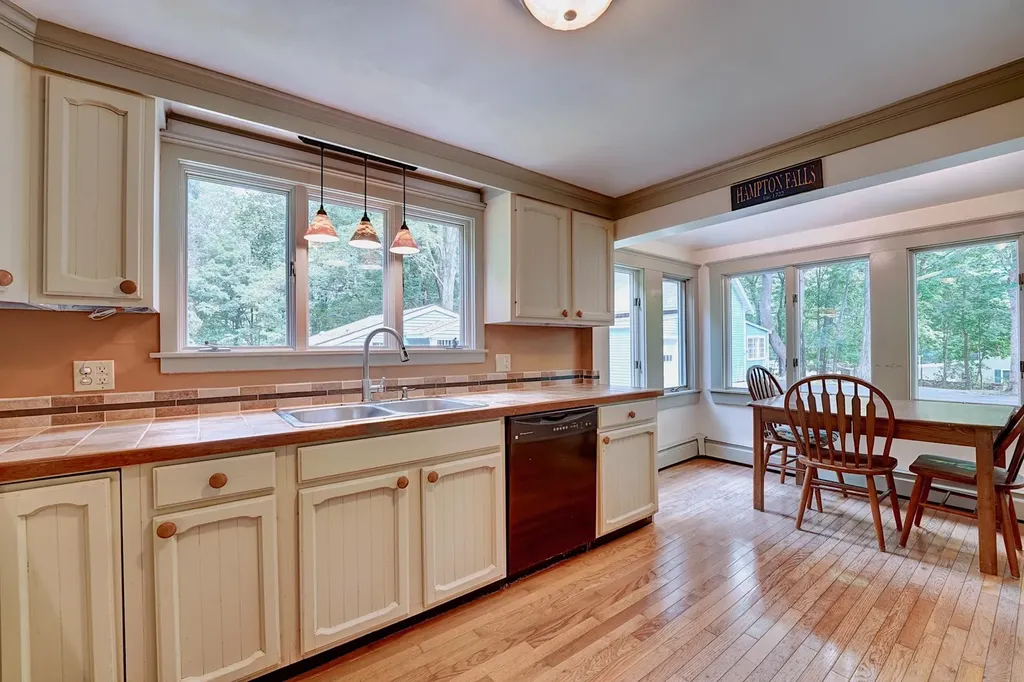 299 Exeter Road Hampton Falls NH 03844