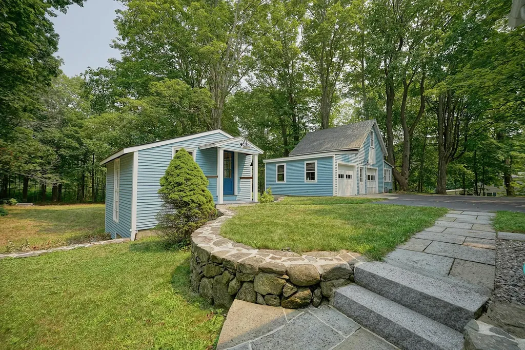 299 Exeter Road Hampton Falls NH 03844