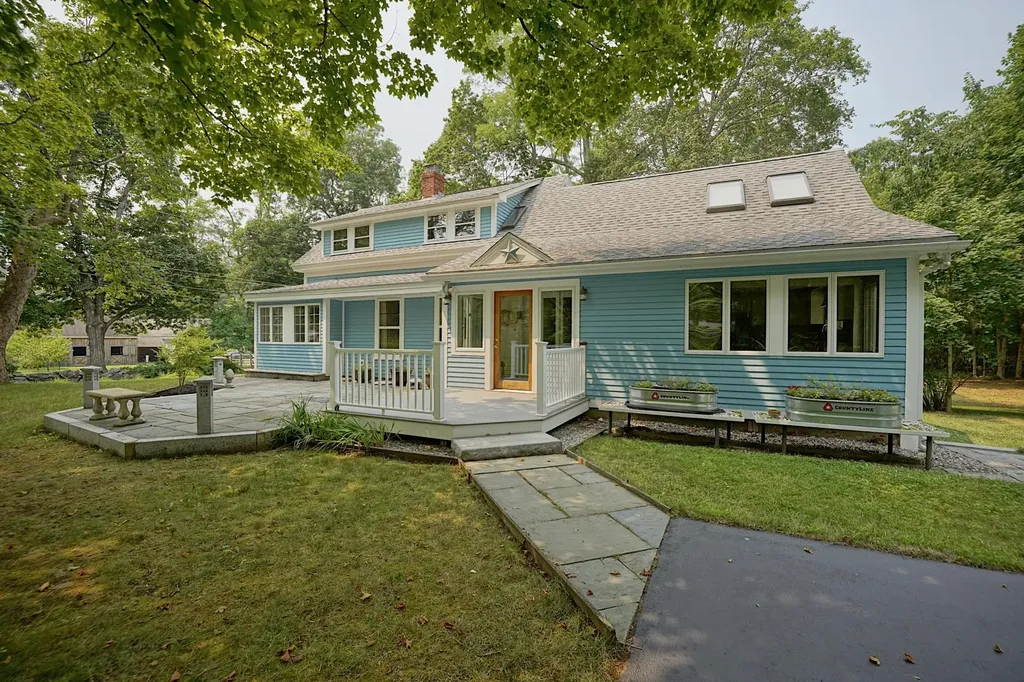 299 Exeter Road Hampton Falls NH 03844