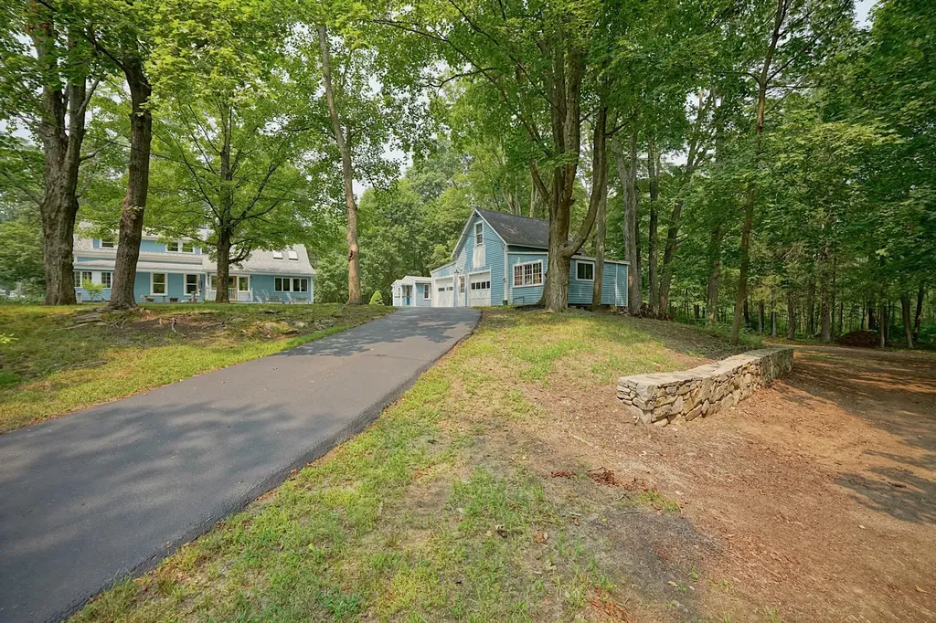 299 Exeter Road Hampton Falls NH 03844