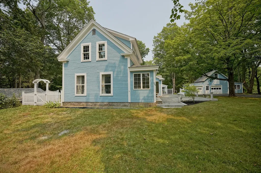 299 Exeter Road Hampton Falls NH 03844