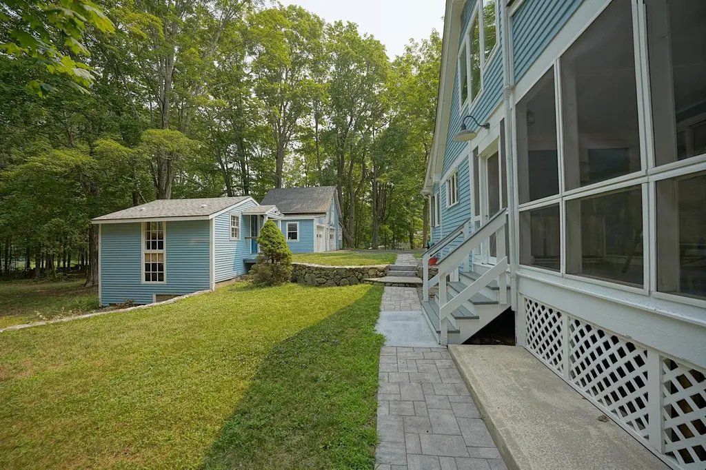 299 Exeter Road Hampton Falls NH 03844