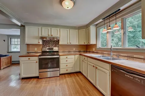 299 Exeter Road Hampton Falls NH 03844