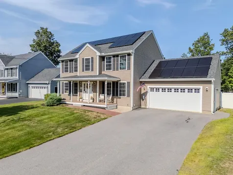 139 Manchester Street Nashua NH 03064