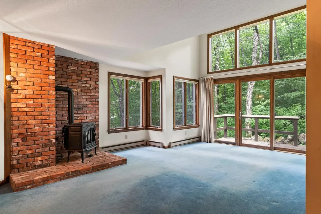 49 Old Beach Circle Grantham NH 03753