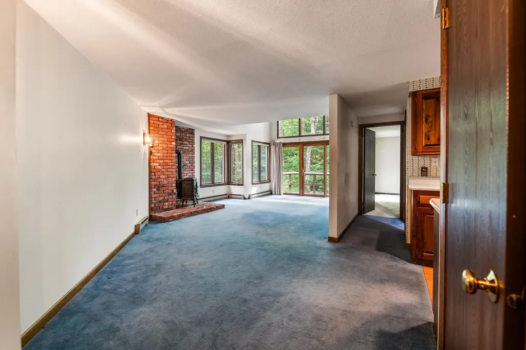 49 Old Beach Circle Grantham NH 03753