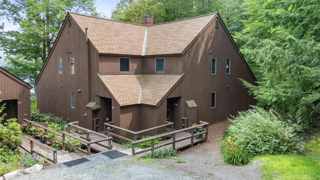 49 Old Beach Circle Grantham NH 03753