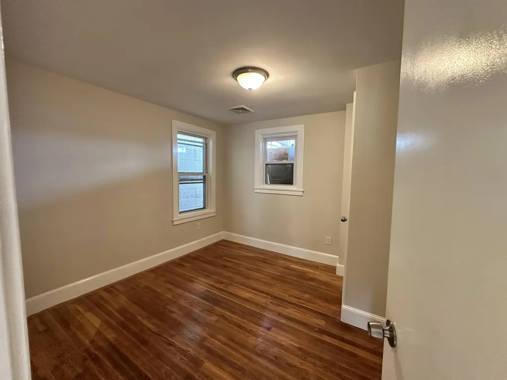 215 Hanover Street Manchester NH 03104