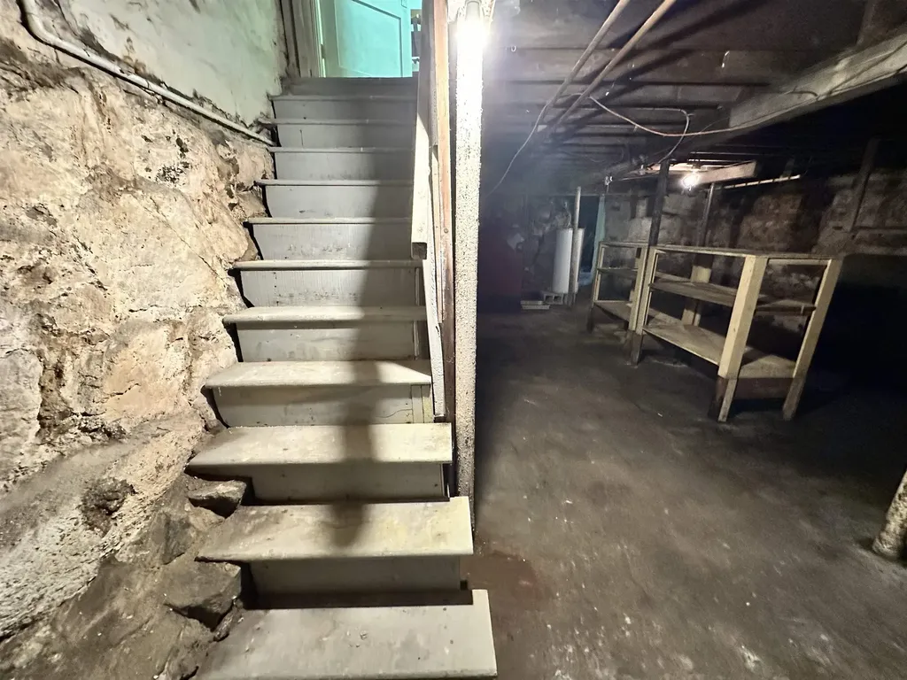 215 Hanover Street Manchester NH 03104