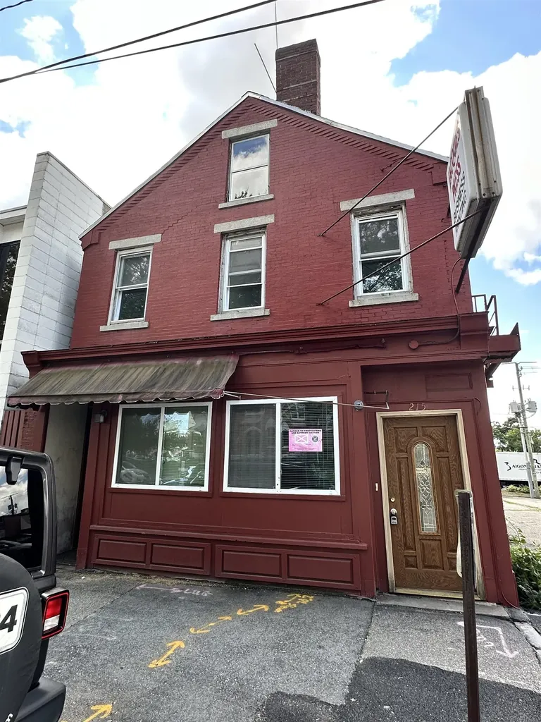 215 Hanover Street Manchester NH 03104