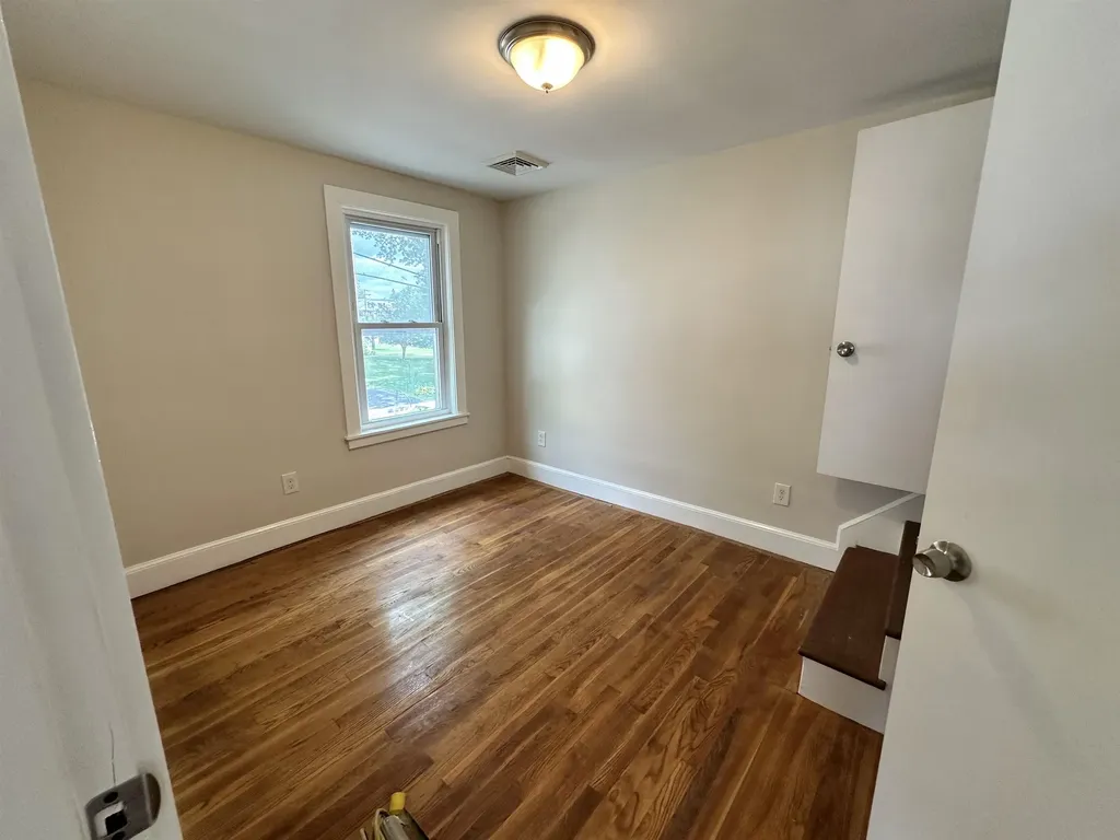 215 Hanover Street Manchester NH 03104