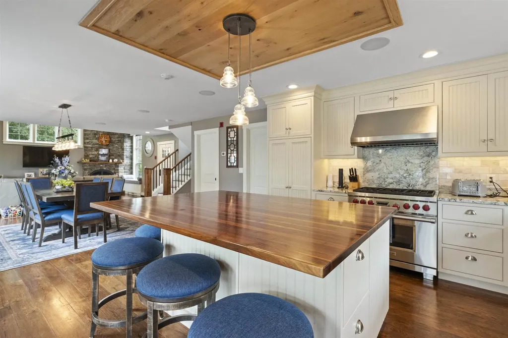 43 Captains Walk Laconia NH 03246