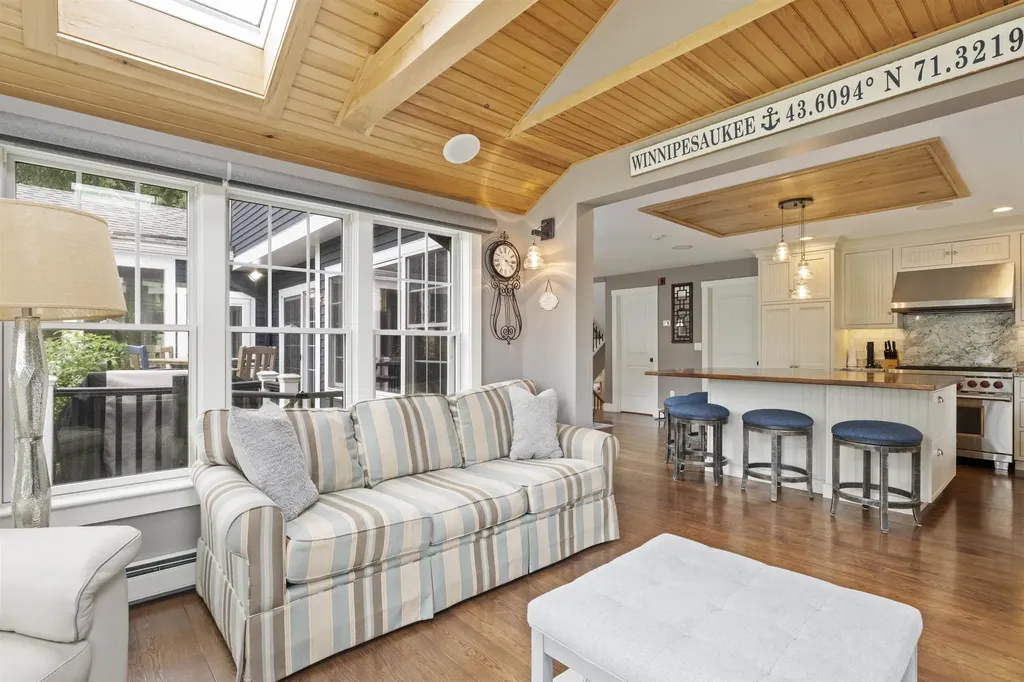 43 Captains Walk Laconia NH 03246