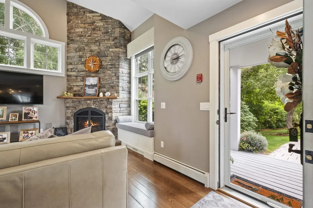 43 Captains Walk Laconia NH 03246