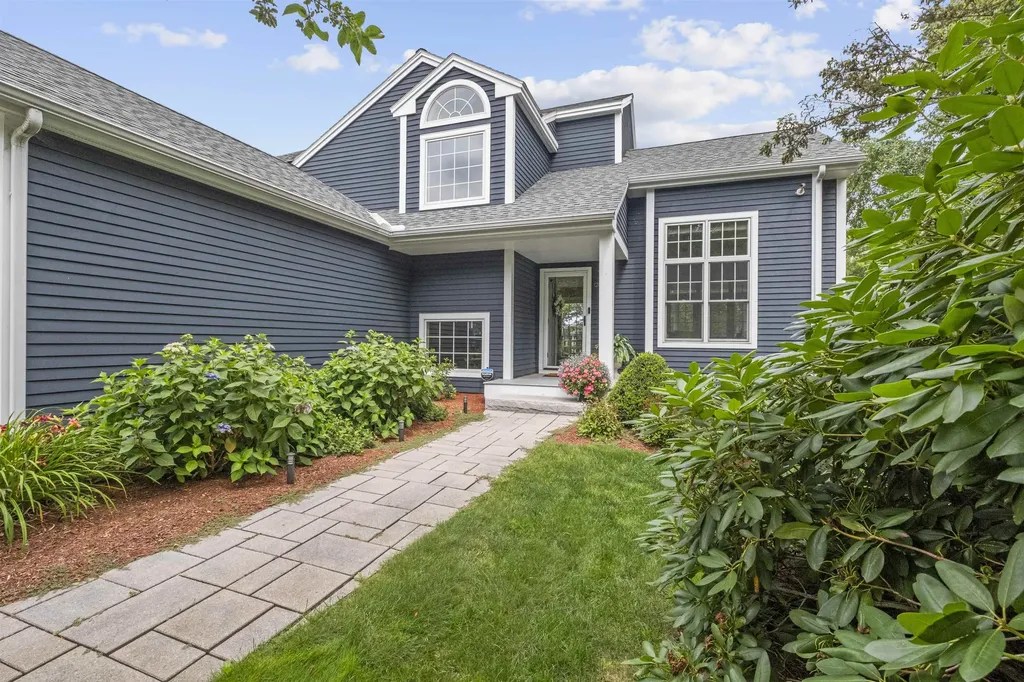 43 Captains Walk Laconia NH 03246