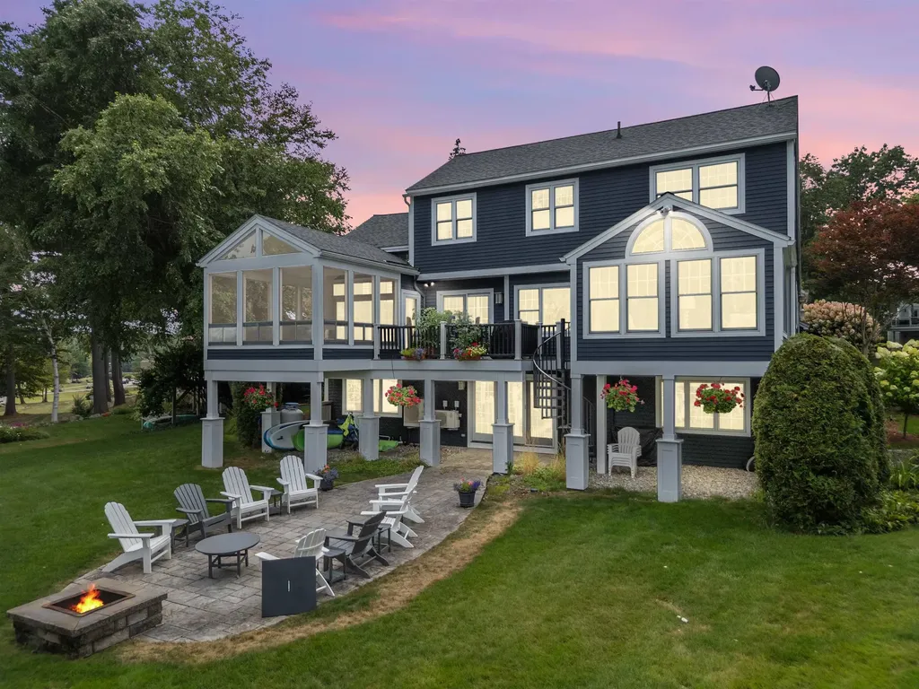 43 Captains Walk Laconia NH 03246