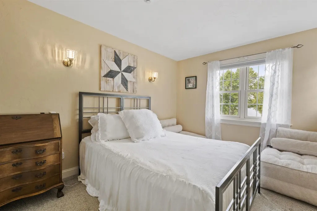 43 Captains Walk Laconia NH 03246