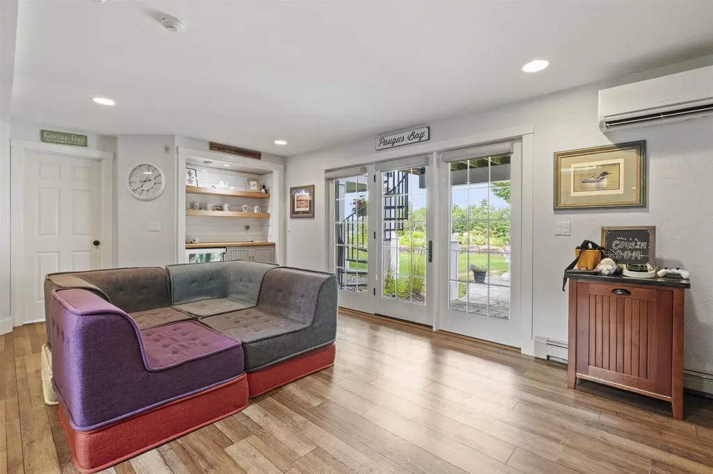 43 Captains Walk Laconia NH 03246