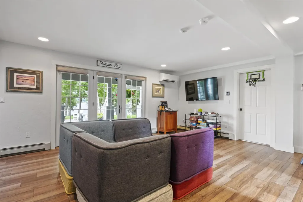 43 Captains Walk Laconia NH 03246