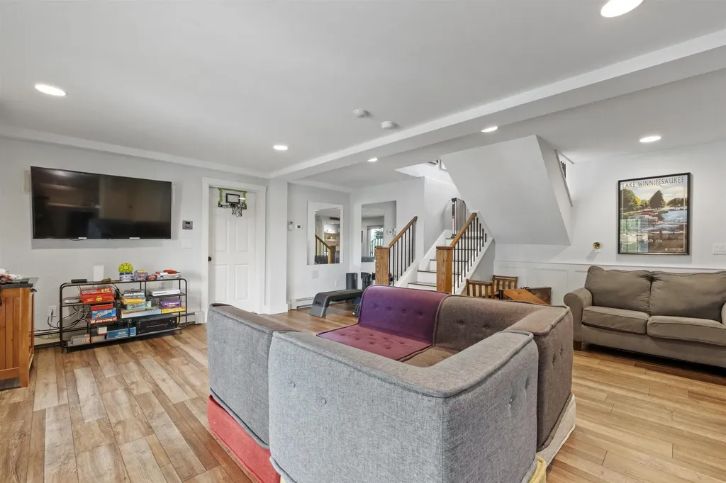 43 Captains Walk Laconia NH 03246