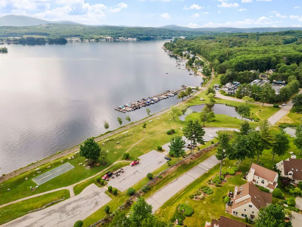 43 Captains Walk Laconia NH 03246