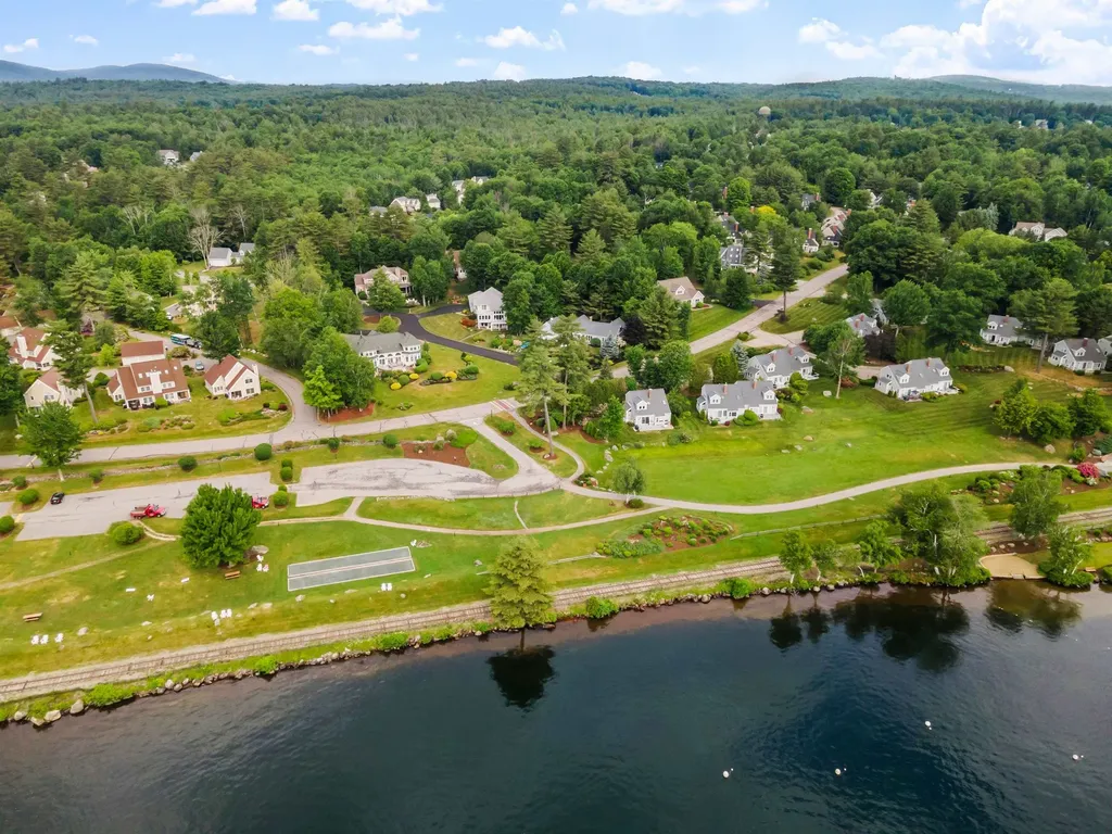 43 Captains Walk Laconia NH 03246
