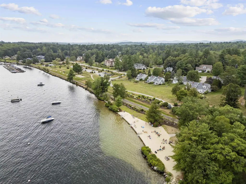 43 Captains Walk Laconia NH 03246