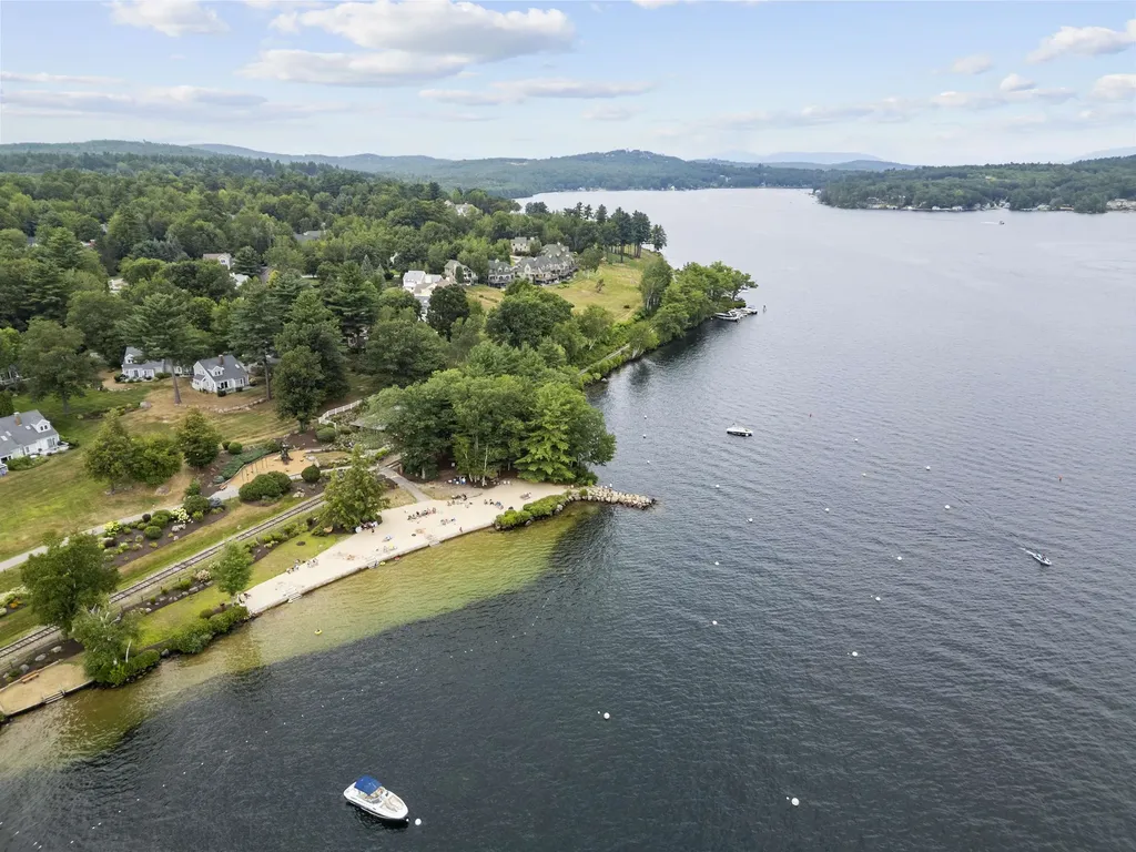 43 Captains Walk Laconia NH 03246
