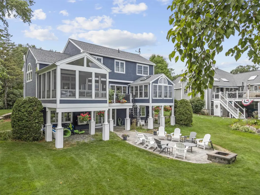 43 Captains Walk Laconia NH 03246