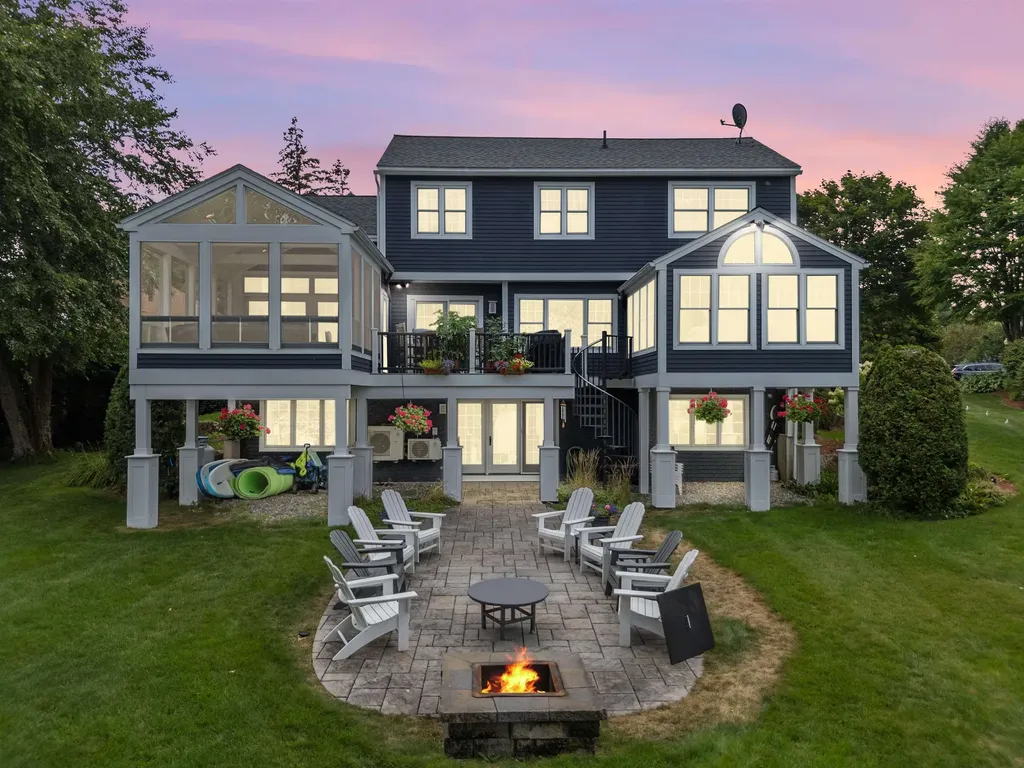 43 Captains Walk Laconia NH 03246
