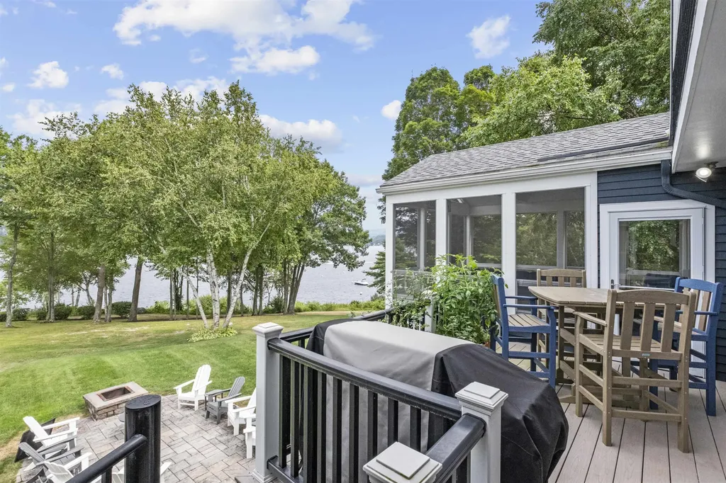 43 Captains Walk Laconia NH 03246