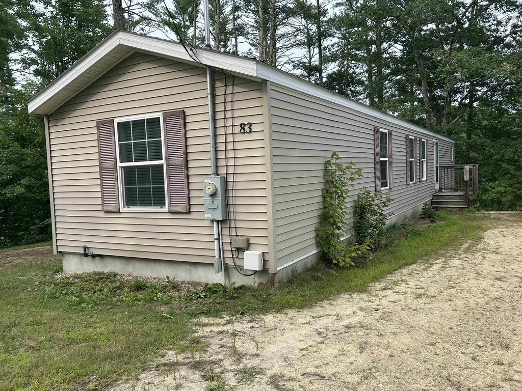 83 Long Shores Drive Barrington NH 03825