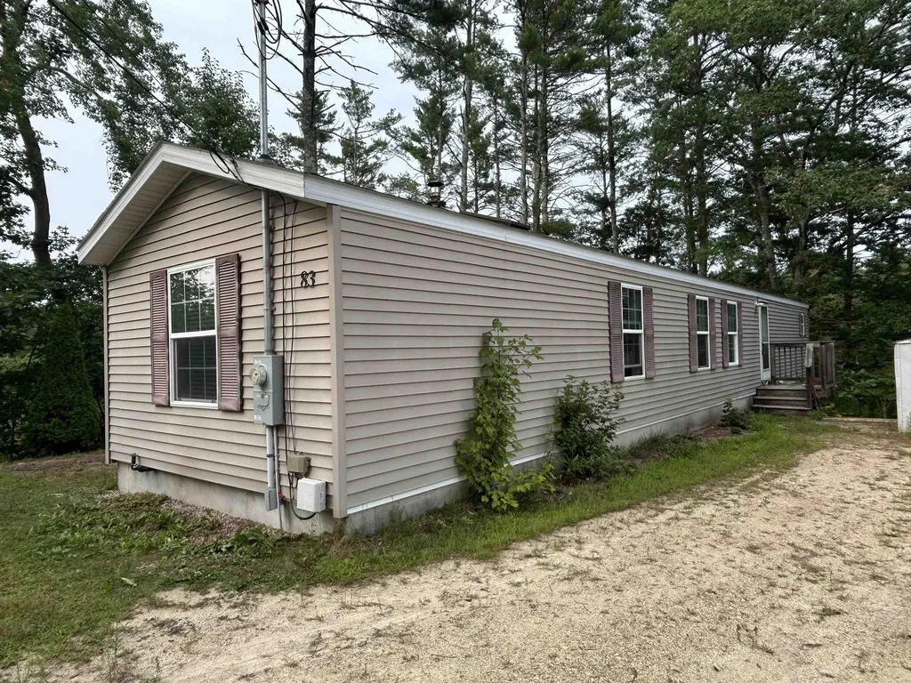 83 Long Shores Drive Barrington NH 03825
