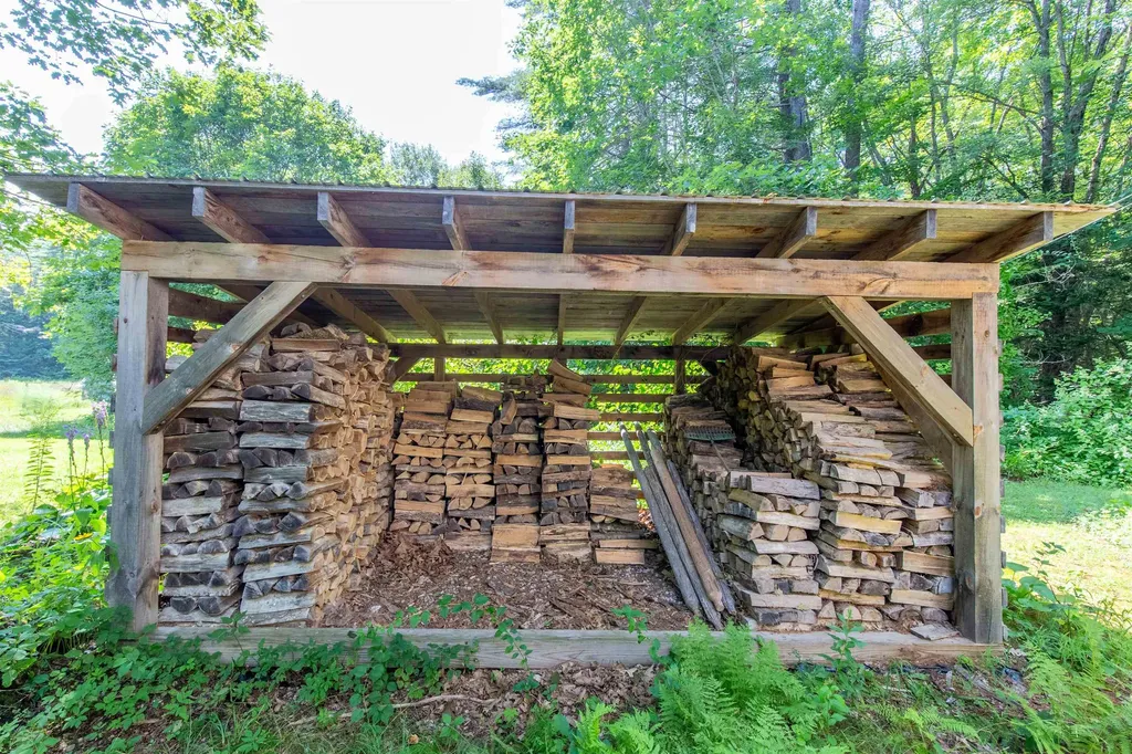 900 Bunker Hill Road Tamworth NH 03883