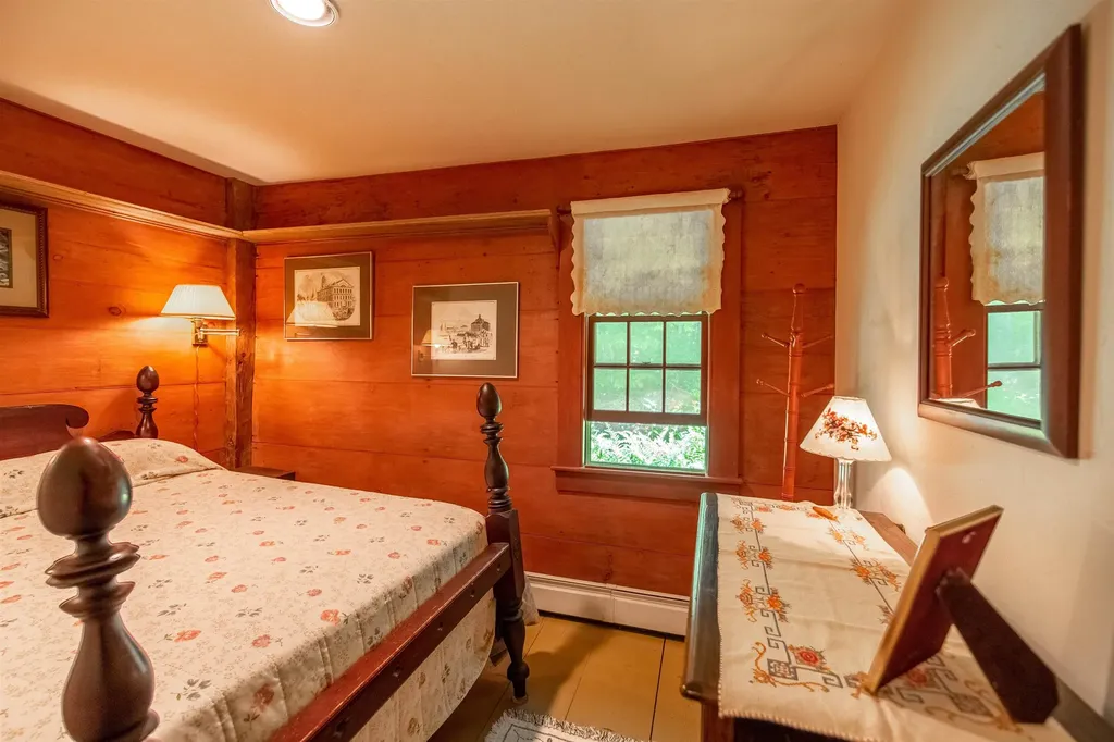 900 Bunker Hill Road Tamworth NH 03883