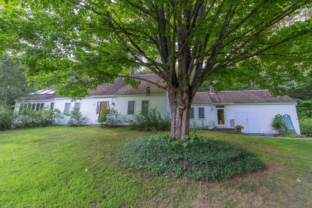 900 Bunker Hill Road Tamworth NH 03883