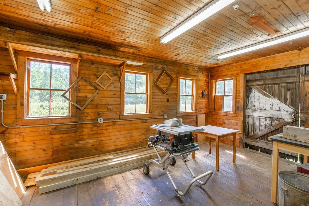 900 Bunker Hill Road Tamworth NH 03883