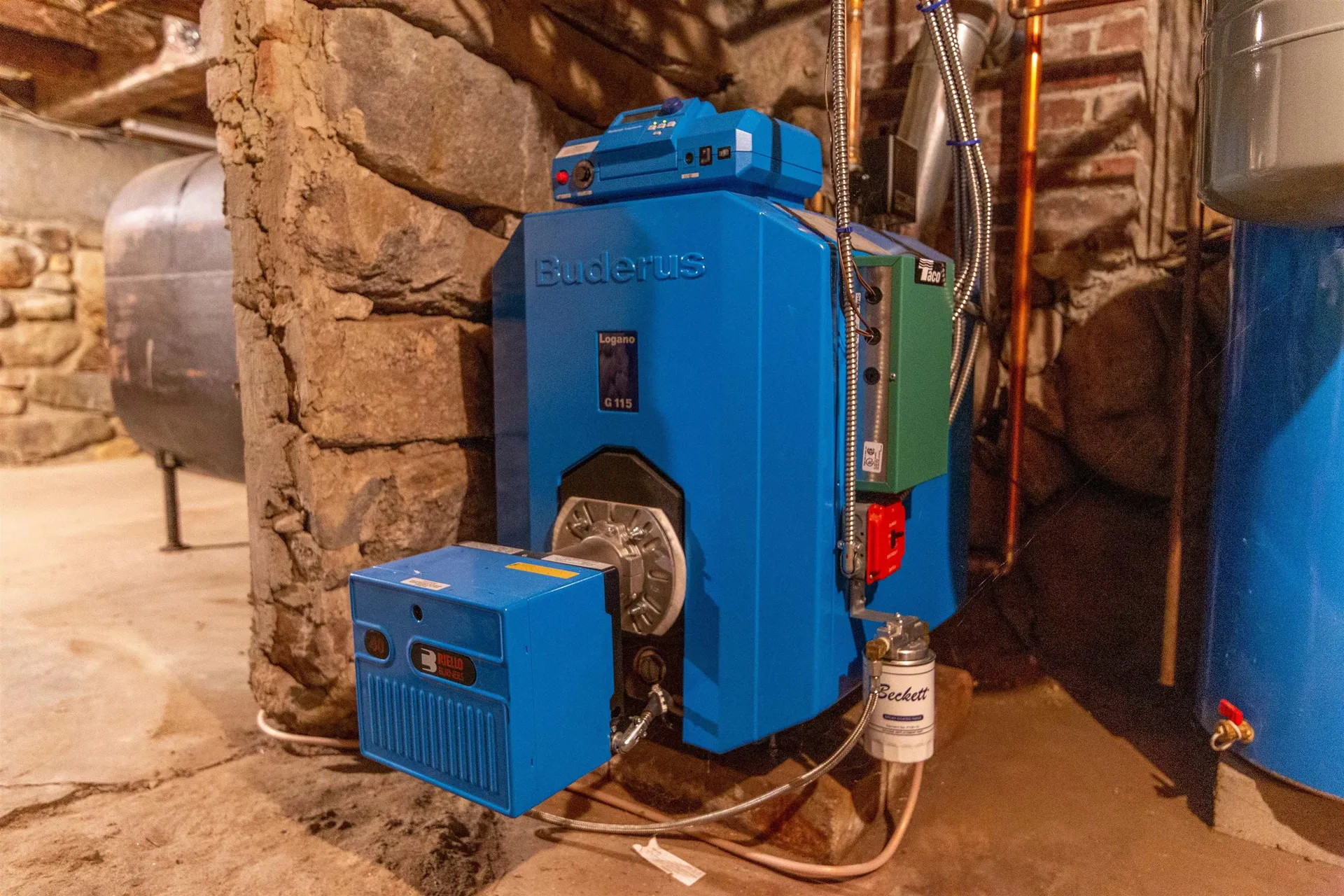 900 Bunker Hill Road Tamworth NH 03883