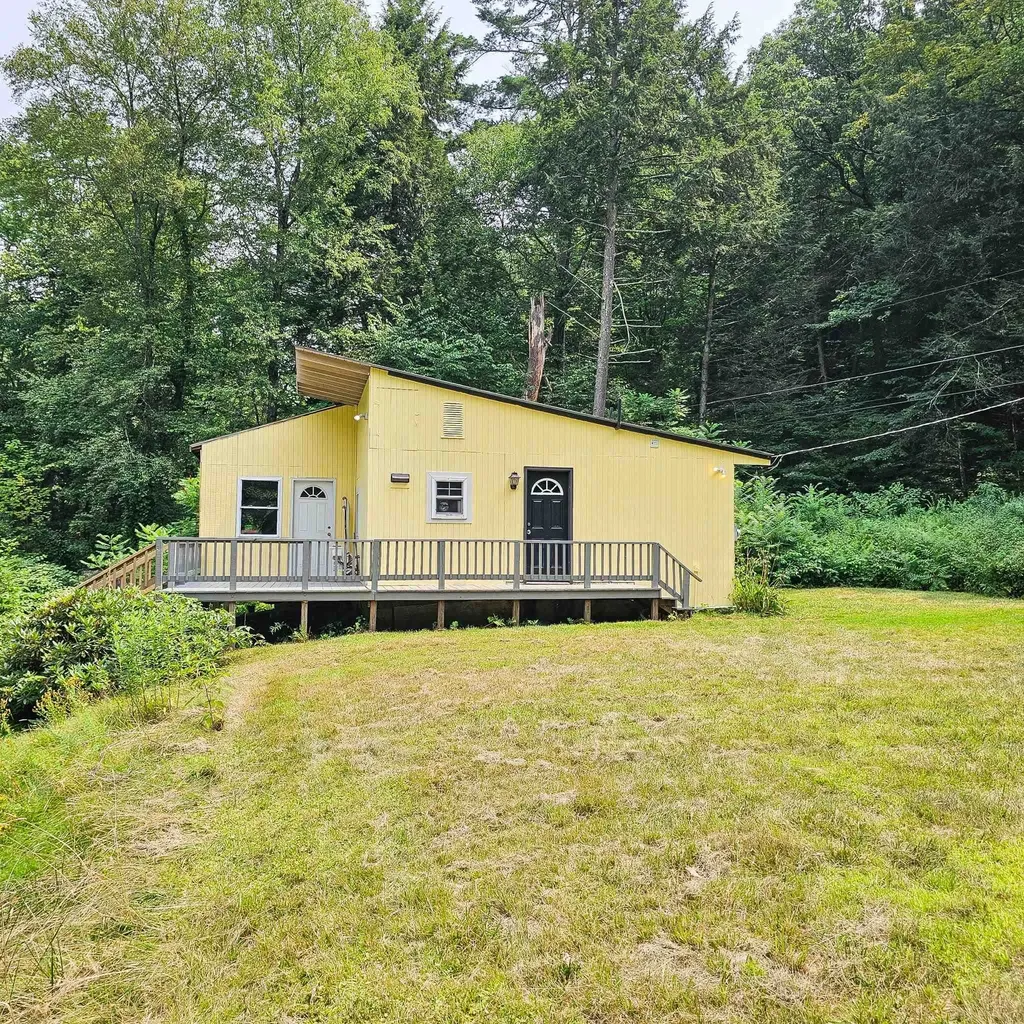 161 Valley Brook Drive Westminster VT 05158-9608