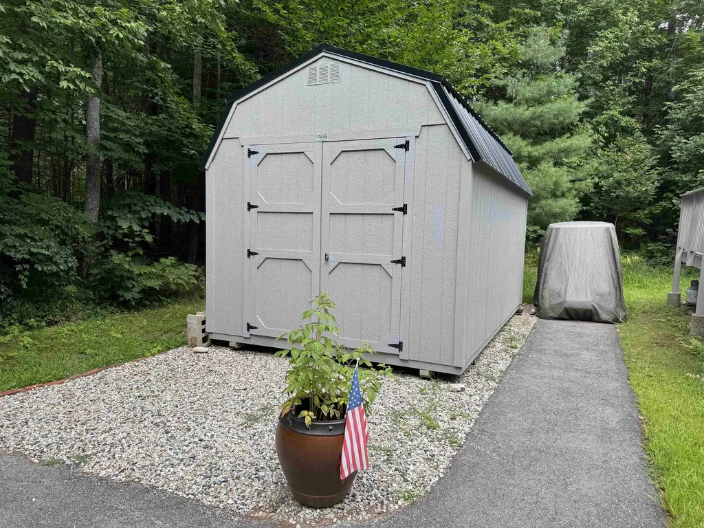 56 Bluffs Boulevard Ossipee NH 03814