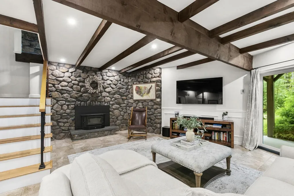 124 Goodhue Road Derry NH 03038
