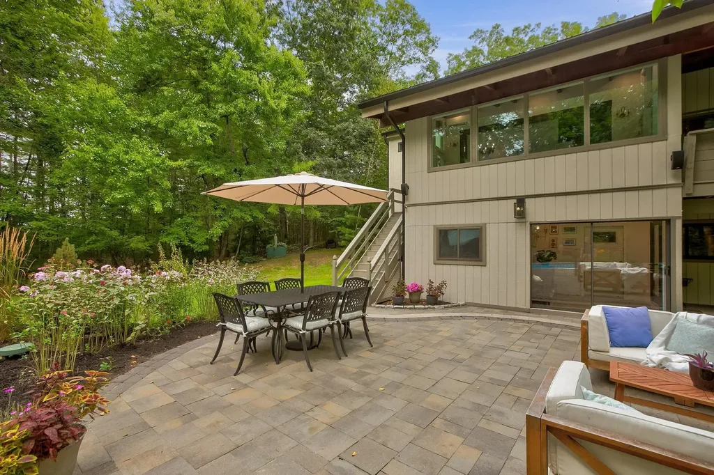 124 Goodhue Road Derry NH 03038