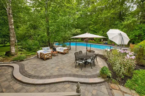 124 Goodhue Road Derry NH 03038