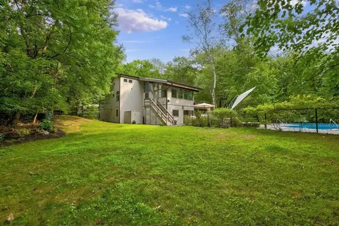 124 Goodhue Road Derry NH 03038