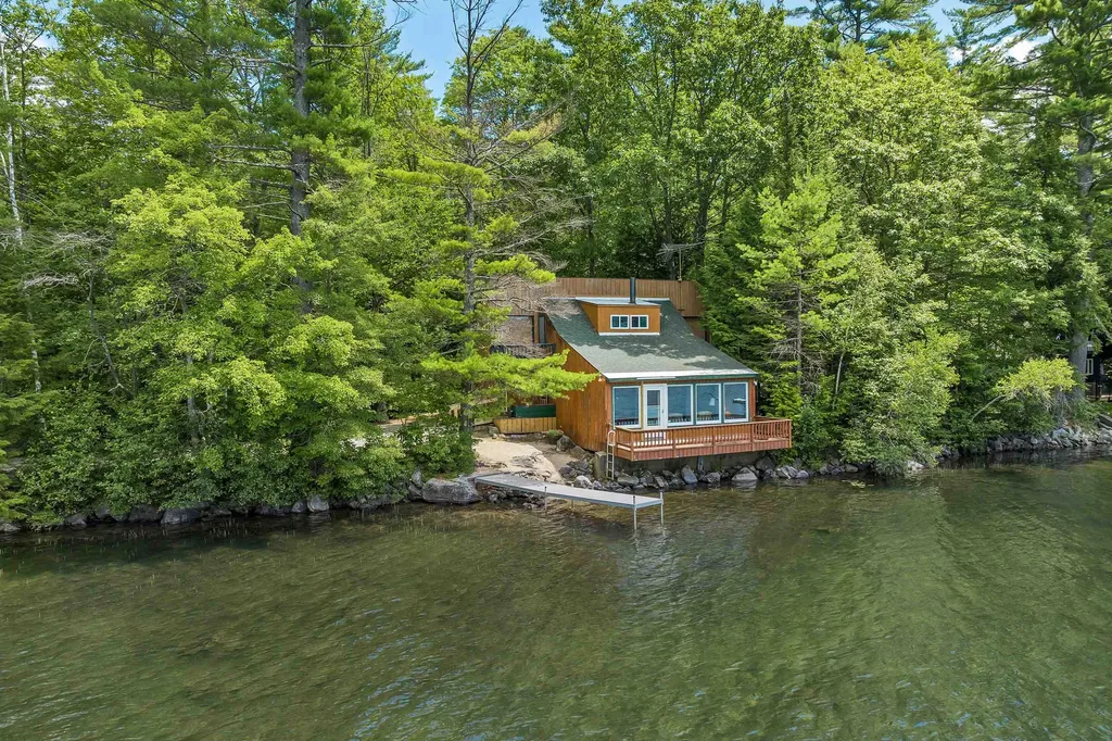 4 Pike Island Road Meredith NH 03253