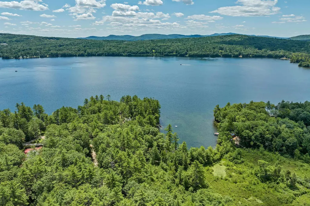 4 Pike Island Road Meredith NH 03253